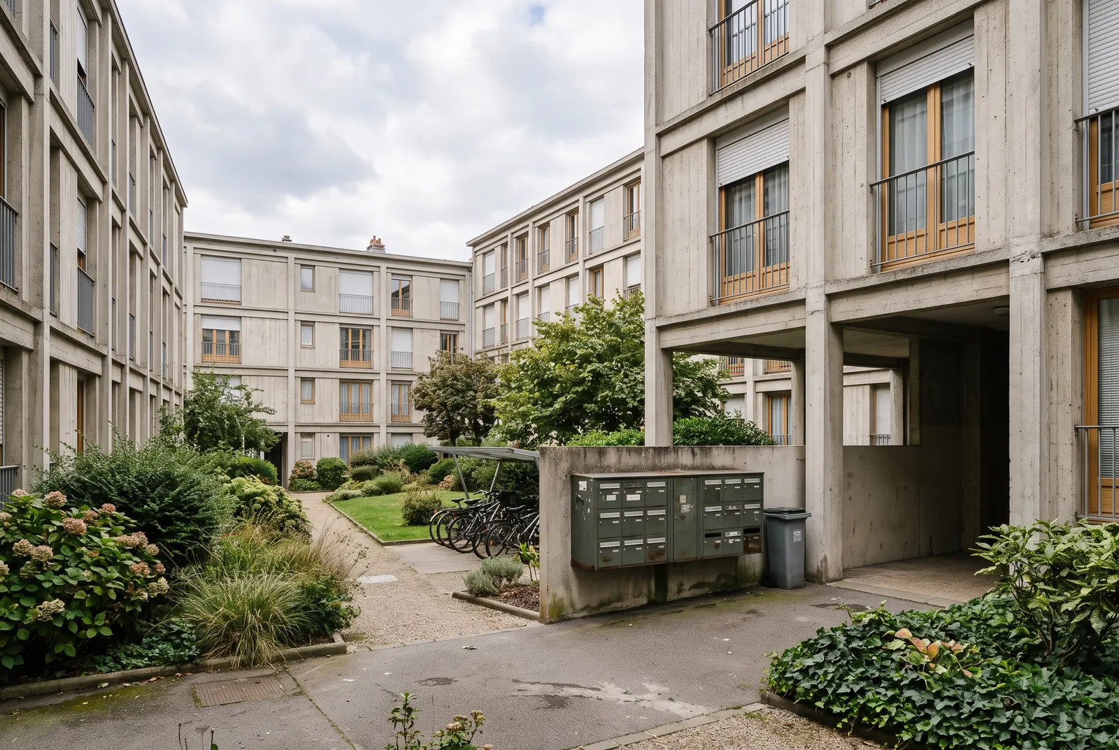 Cour intérieure d'un immeuble au Havre